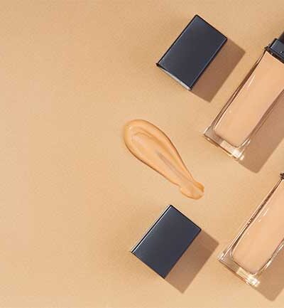 تفاوت قوطیهای کرمپودر شیشهای لوکس با پمپیِ کمهدررفت 58 تفاوت قوطیهای کرمپودر شیشهای لوکس با پمپیِ کمهدررفت