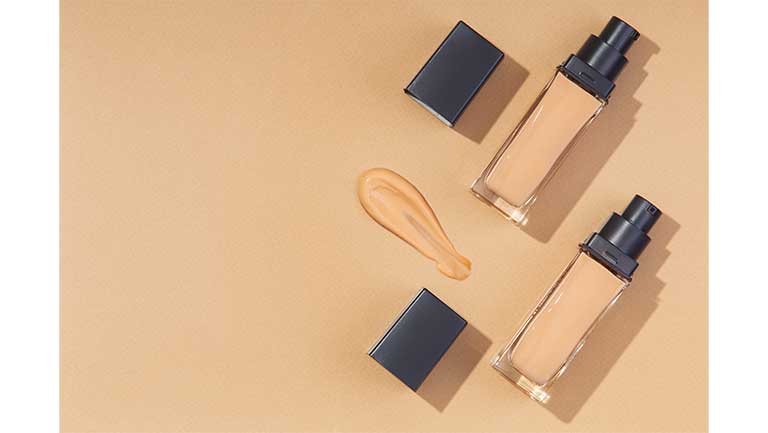 تفاوت قوطیهای کرمپودر شیشهای لوکس با پمپیِ کمهدررفت 25 تفاوت قوطیهای کرمپودر شیشهای لوکس با پمپیِ کمهدررفت